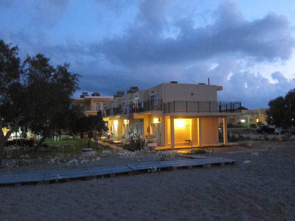 Baladinos Apartments Gerani  エクステリア 写真