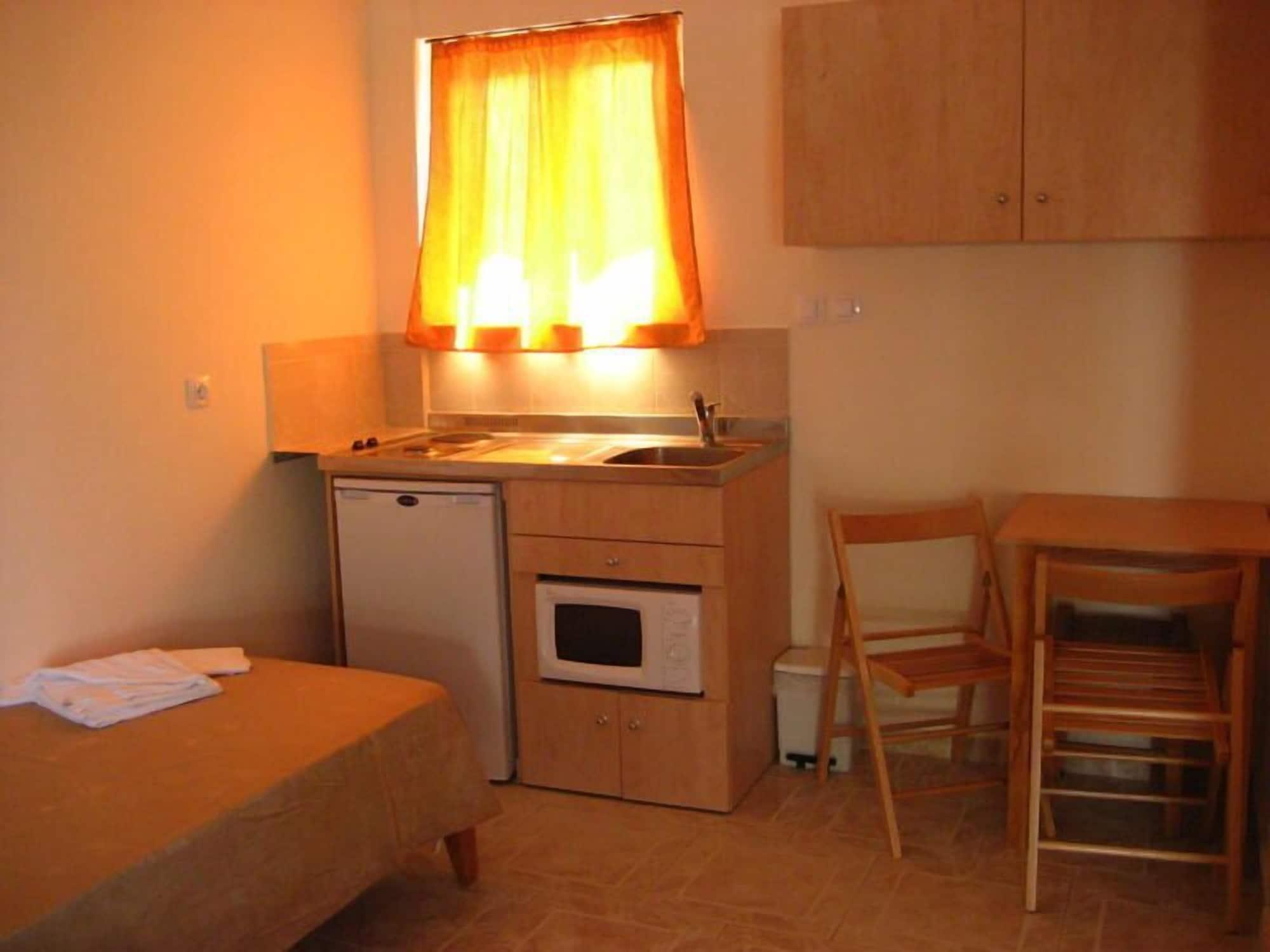 Baladinos Apartments Gerani  エクステリア 写真
