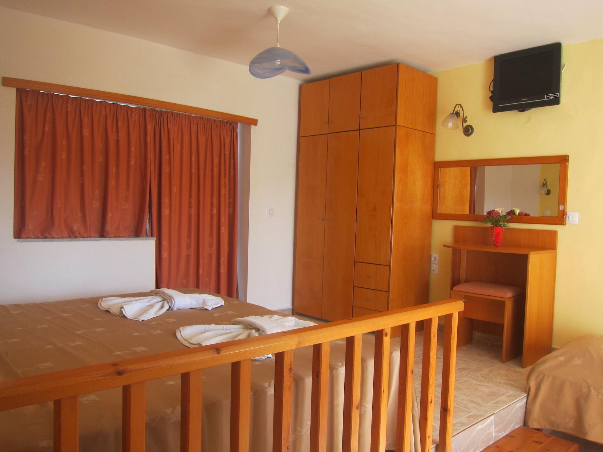 Baladinos Apartments Gerani  エクステリア 写真