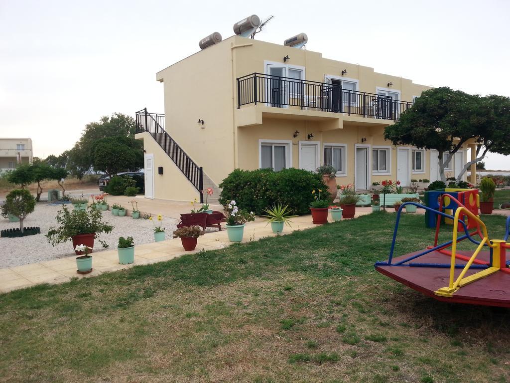 Baladinos Apartments Gerani  エクステリア 写真