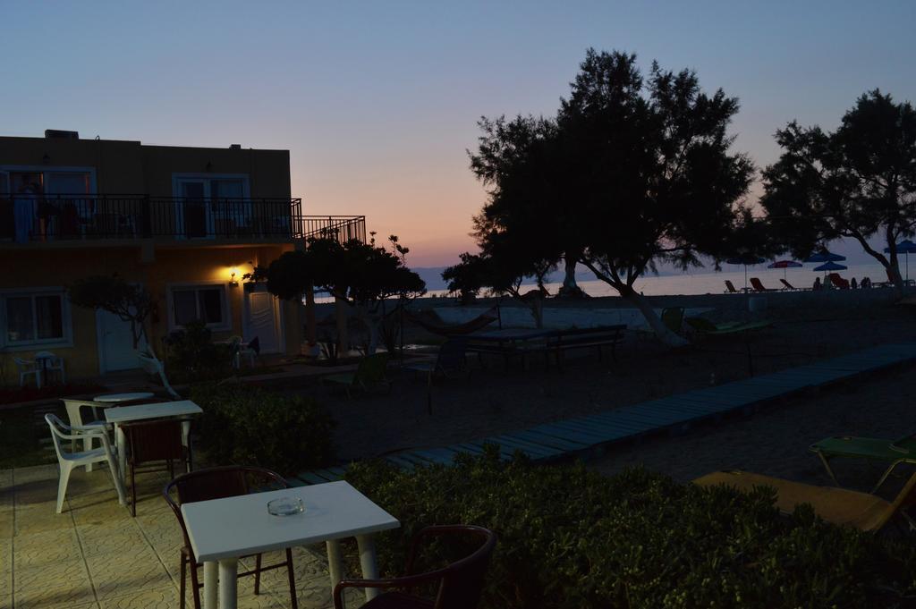 Baladinos Apartments Gerani  エクステリア 写真