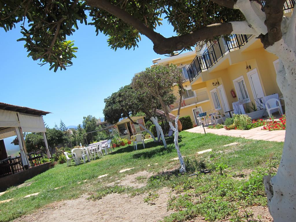 Baladinos Apartments Gerani  エクステリア 写真