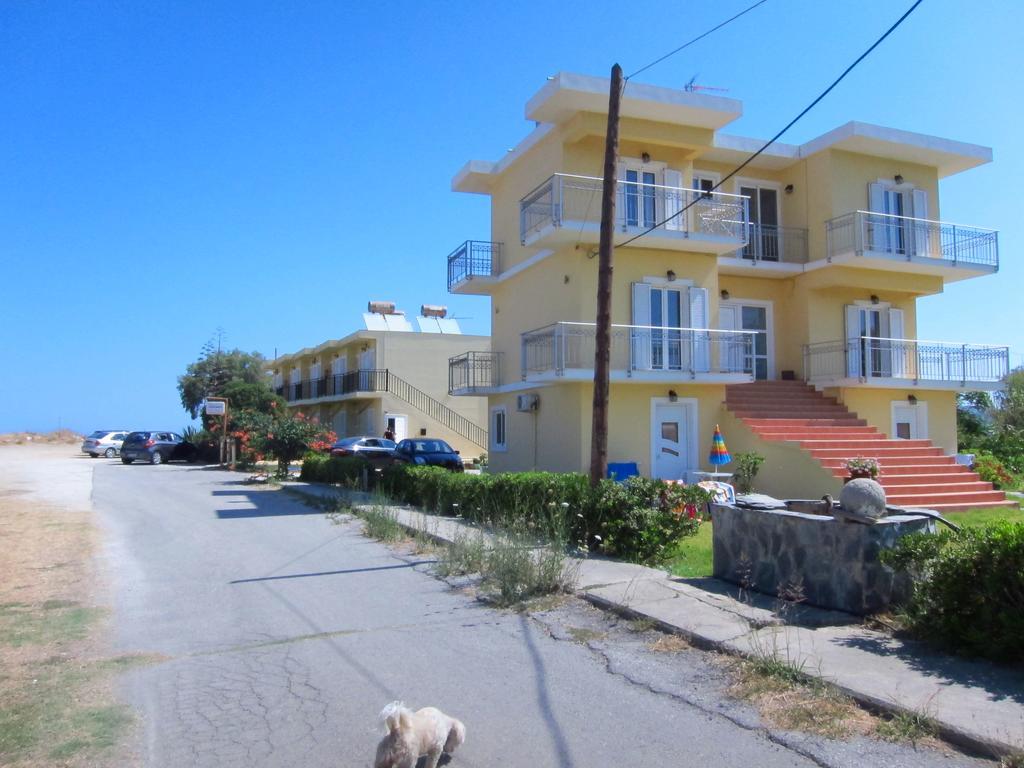 Baladinos Apartments Gerani  エクステリア 写真