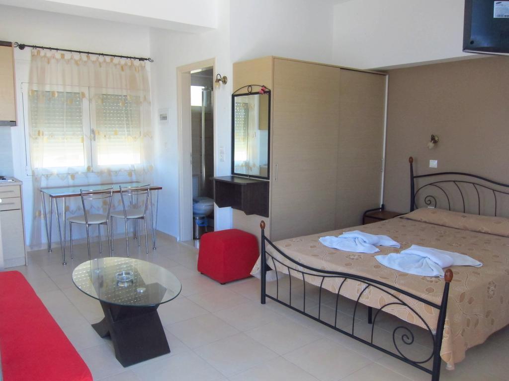 Baladinos Apartments Gerani  エクステリア 写真
