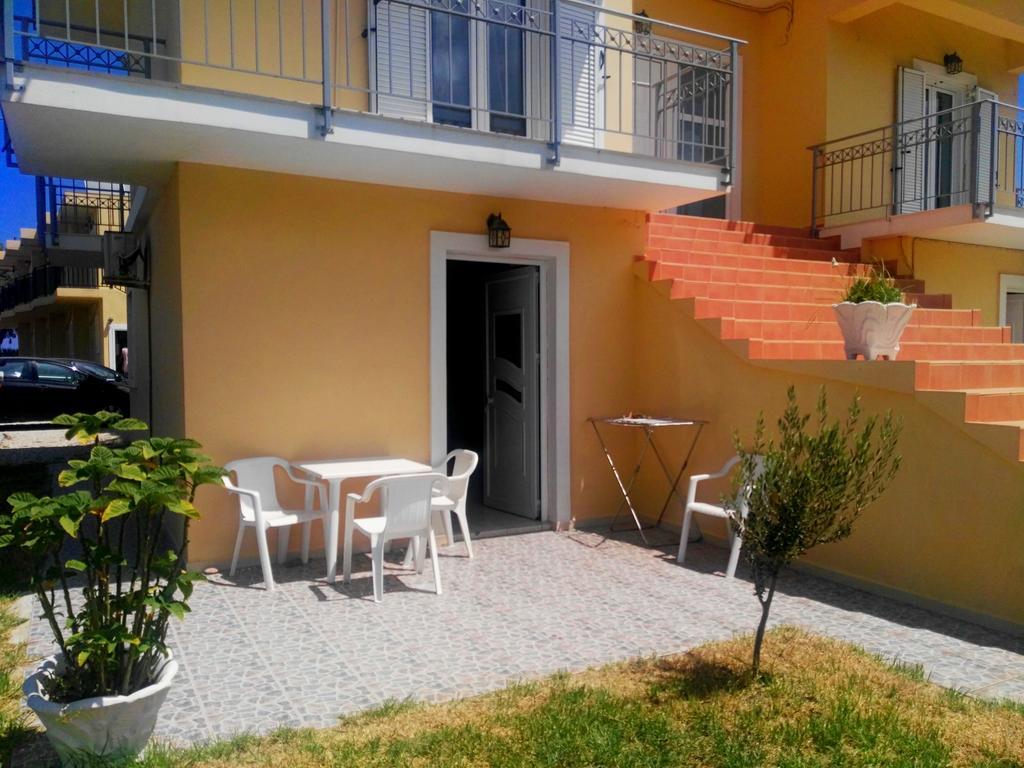 Baladinos Apartments Gerani  エクステリア 写真